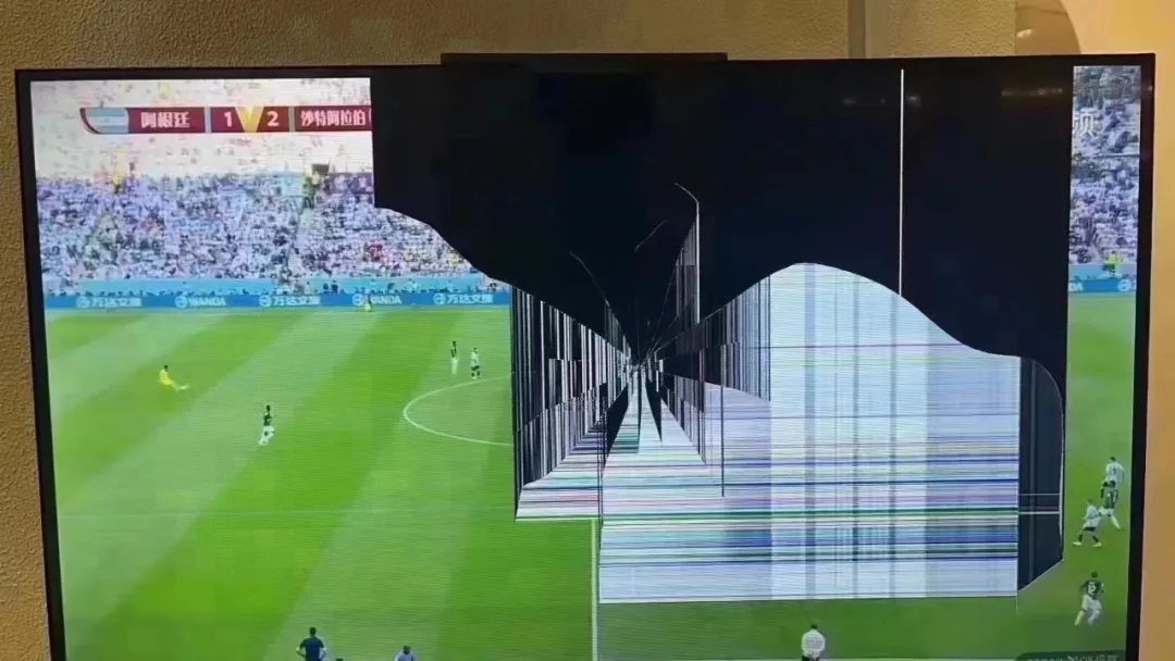 世界杯熬夜看球当心身体,世界杯来了你熬夜看球了吗