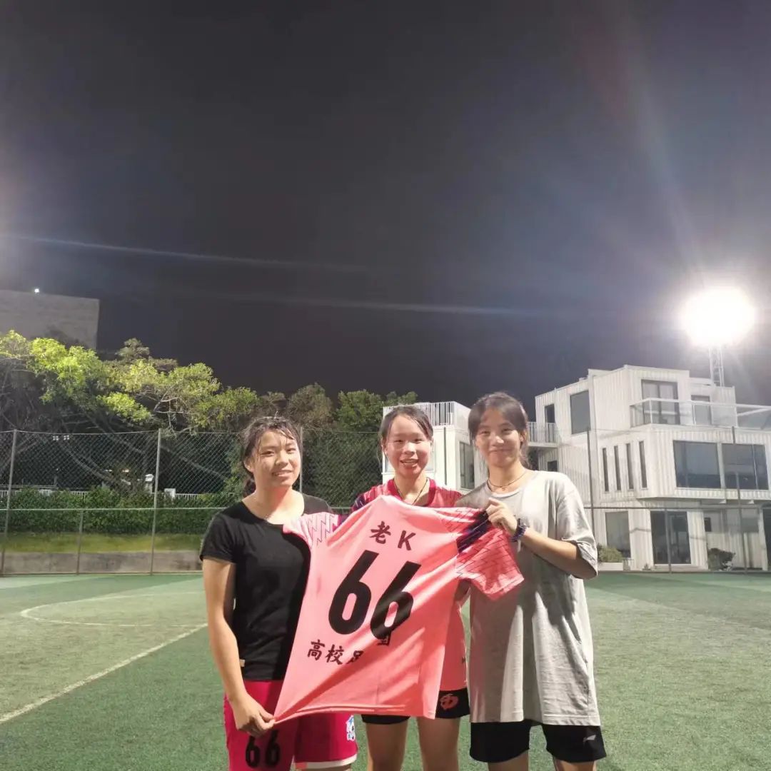 瓒崇悆濂冲鏍″洯,瓒崇悆濂冲鏍″洯瓒崇悆