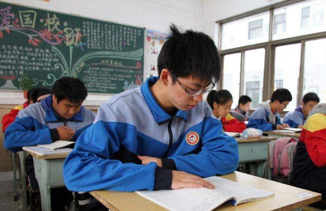 营造和谐共进的校园氛围,为学校营造风清气正的教育环境