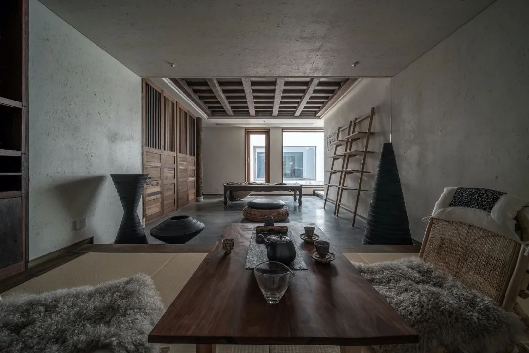 湖北夫妻造房子,湖北夫妻两万造房