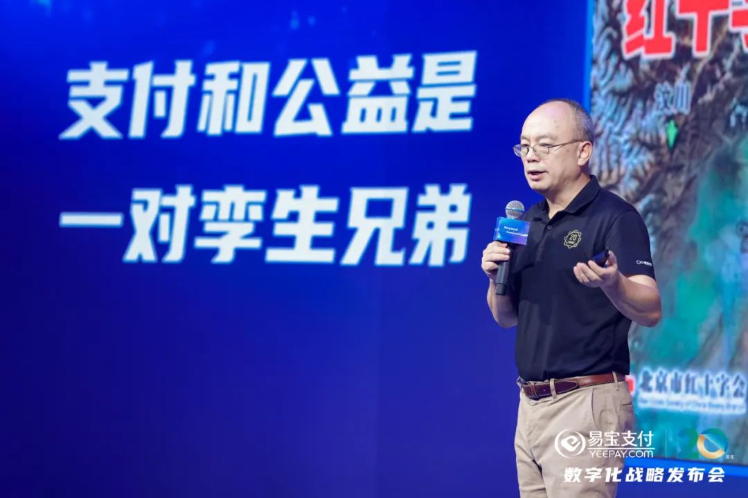 浠栫敤姣忓紶闈㈠瓟璁茶堪鐪熷疄鏁呬簨,浠栫敤鐓х墖璁板綍宸ㄥ彉