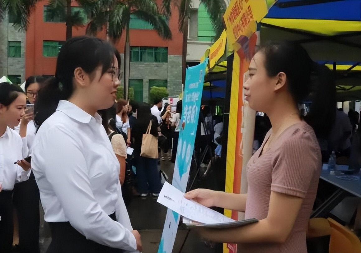 应届大学生就业别错过校招和社招,踩坑后才明白校招社招
