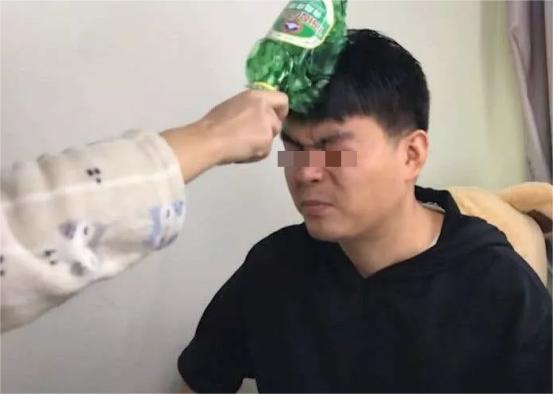 撞死你没商量宁波女司机撞死男子，撞了五次后淡定下车离开