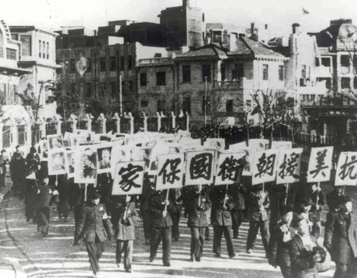 87岁老人为抗疫捐出2万,为疫情捐款2万的老人