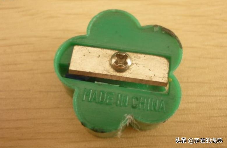 80后小时候的文具图片,80后小时候用的铅笔盒