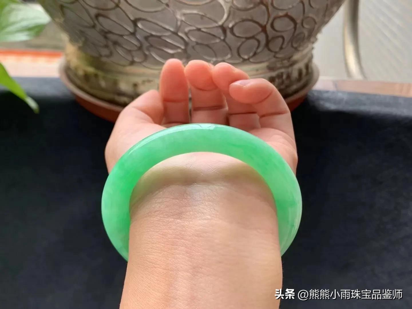 缅甸玉和云南翡翠有什么区别,为什么缅甸翡翠玉那么便宜