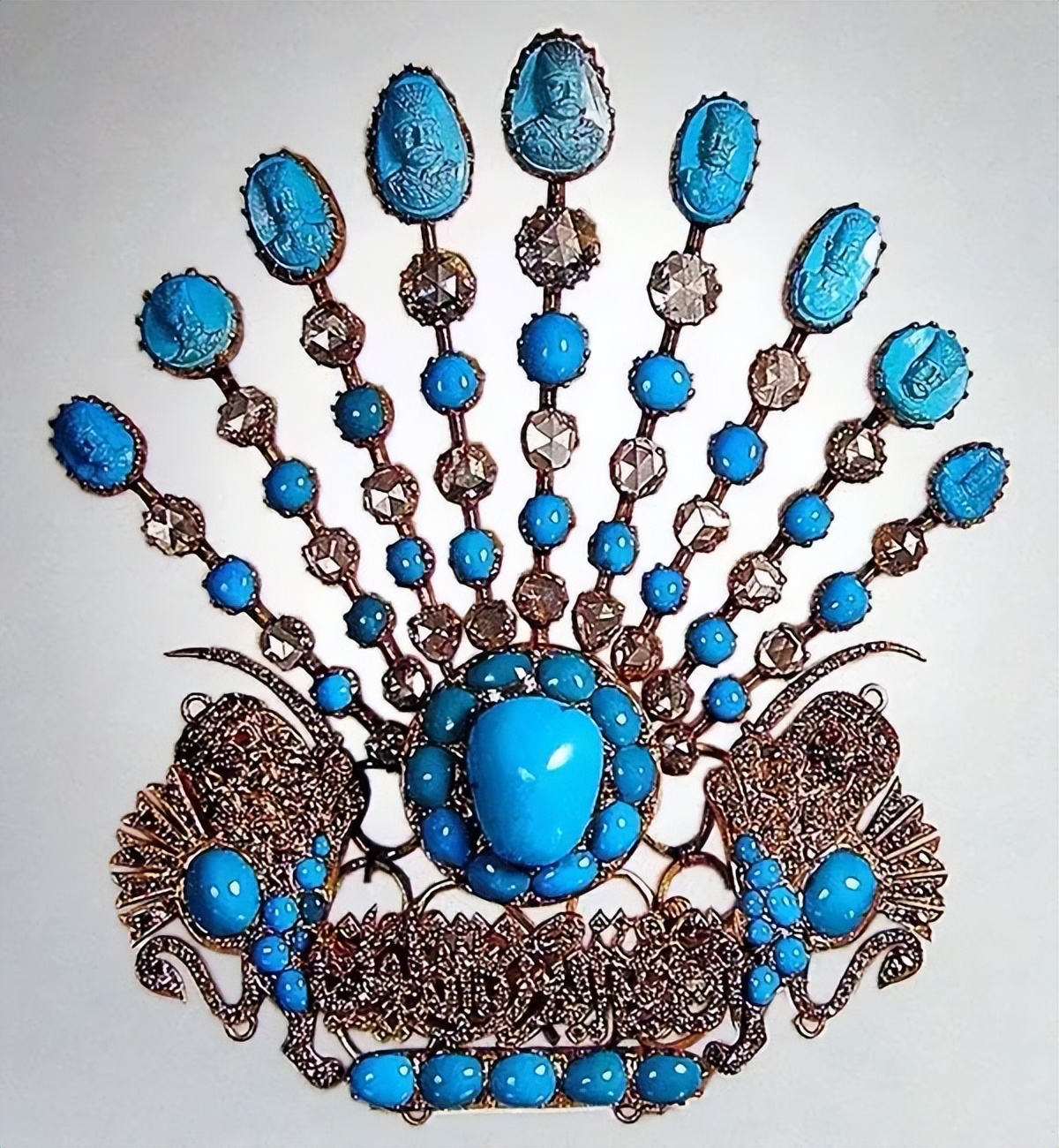 谁说绿松石是老古董？它可是新季大牌高珠的镇场正C位