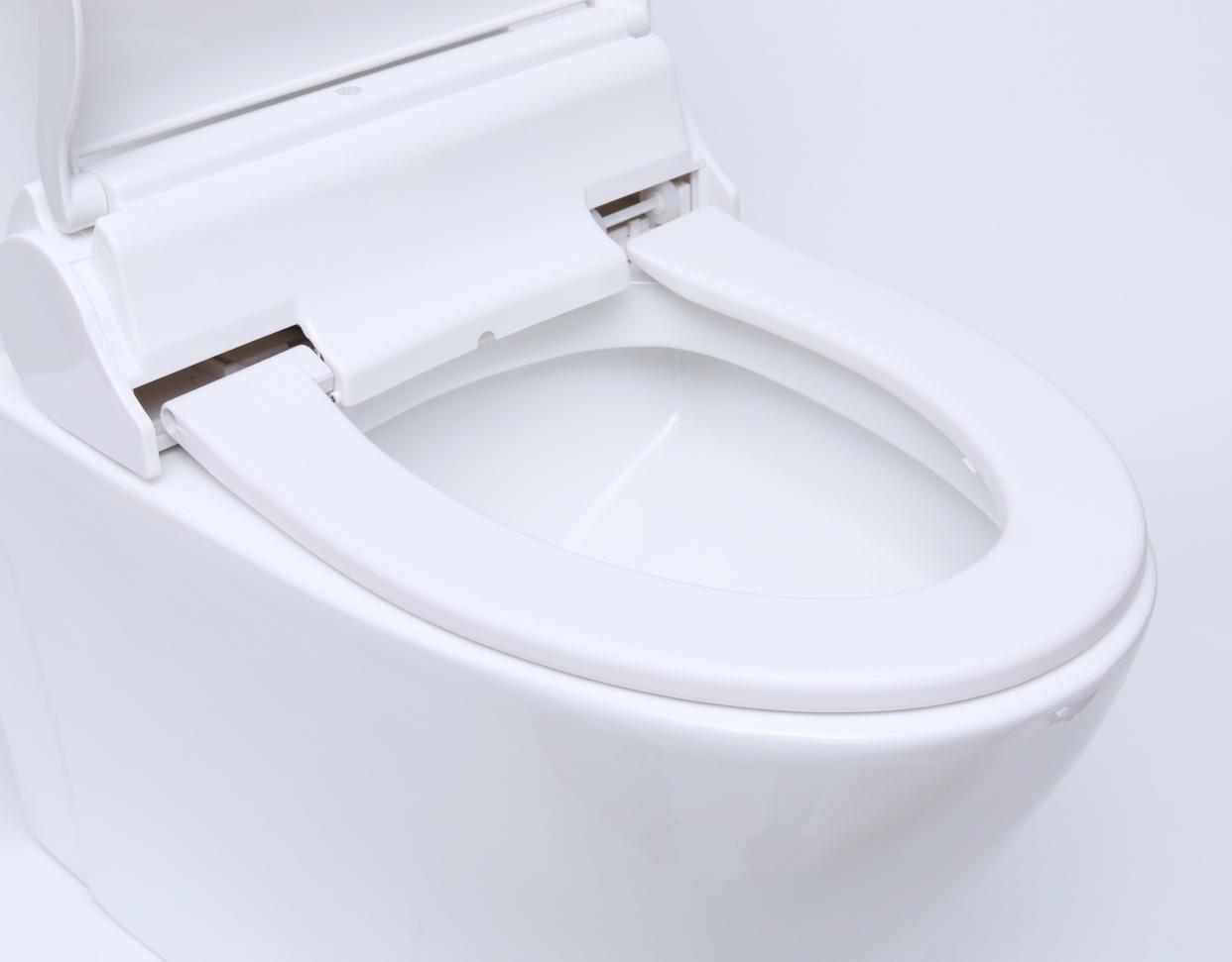 马桶冲水无力下水慢无漩涡咋解决,马桶冲水慢无力没漩涡下水慢原因