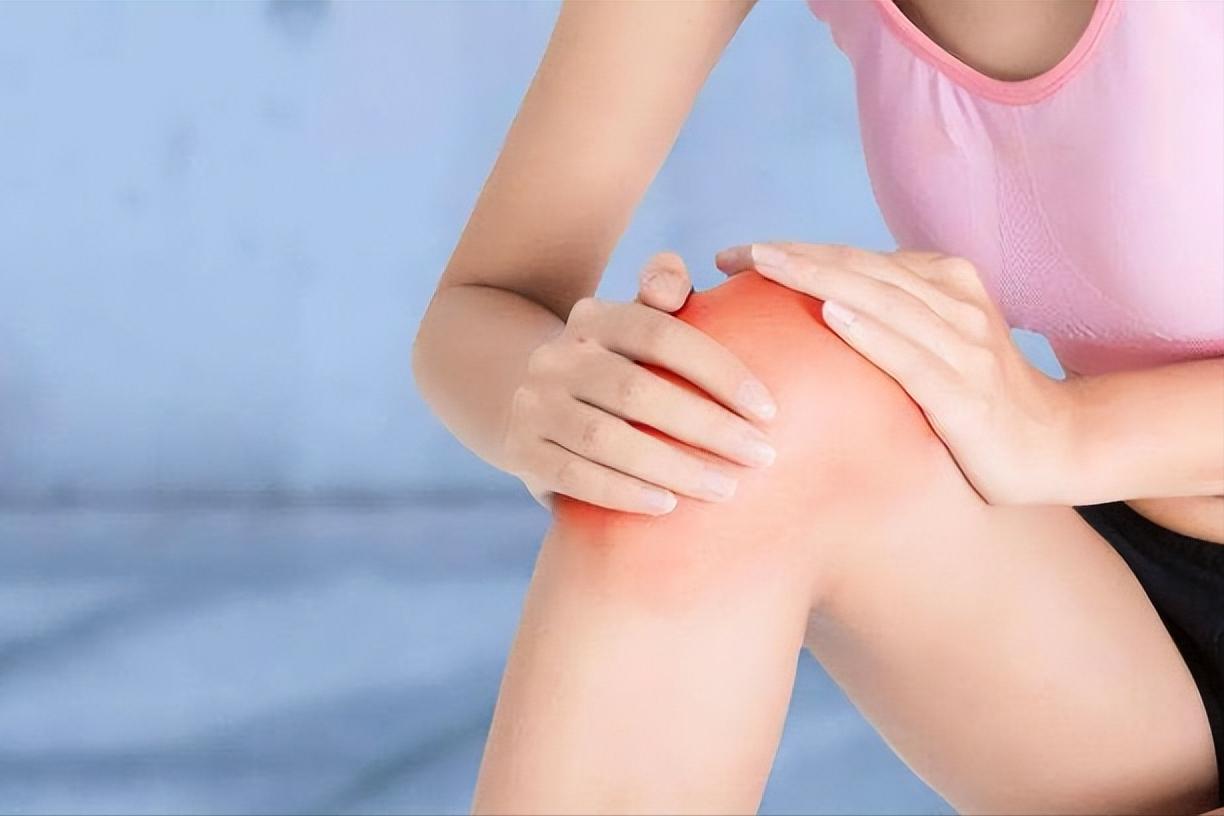 为什么女性到一定年龄膝盖疼,为啥老年女性容易膝盖疼