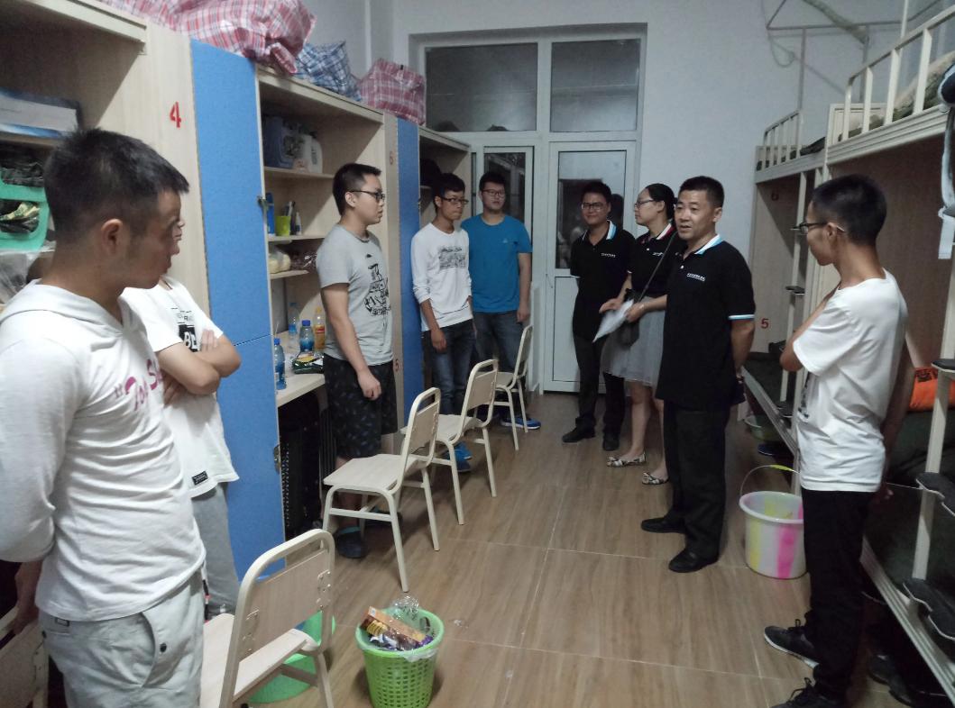 大学开学第一个月需要带电脑吗,大学新生开学要不要带电脑