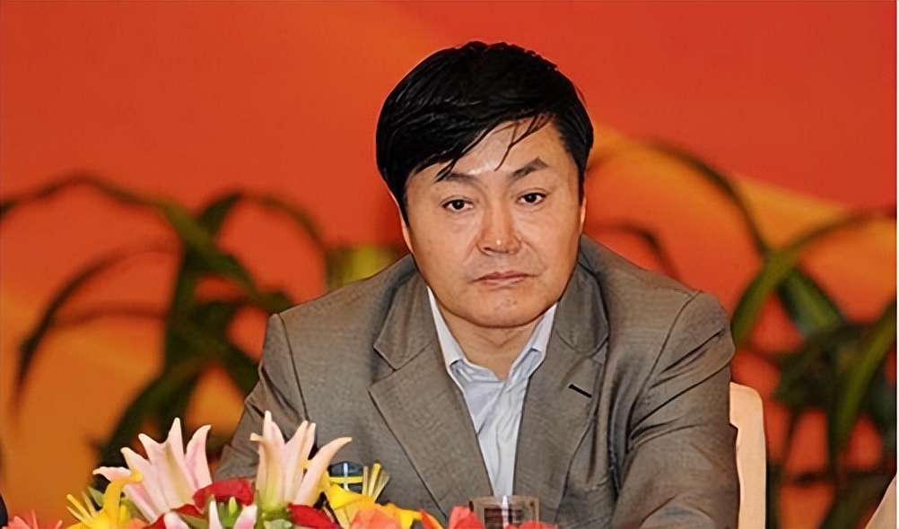 巨贪魏鹏远：骑自行车上下班，贪污3.4亿，清点时烧坏点钞机