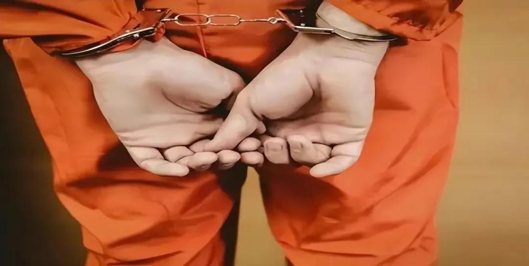 女子体检私密处遭60岁男医生吮吸，报警后不认账，唾液检测立功