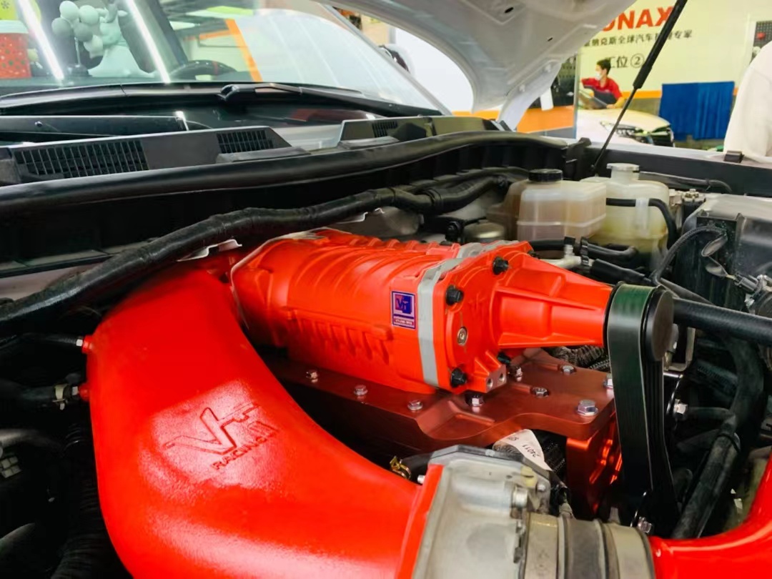 沙漠王子途乐中东版,沙漠王子途乐阿拉善