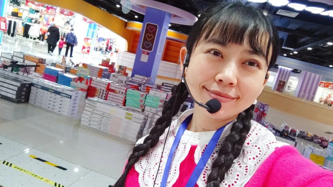 年轻人辞去大厂的工作去摆地摊 (离职去摆摊怎么样)