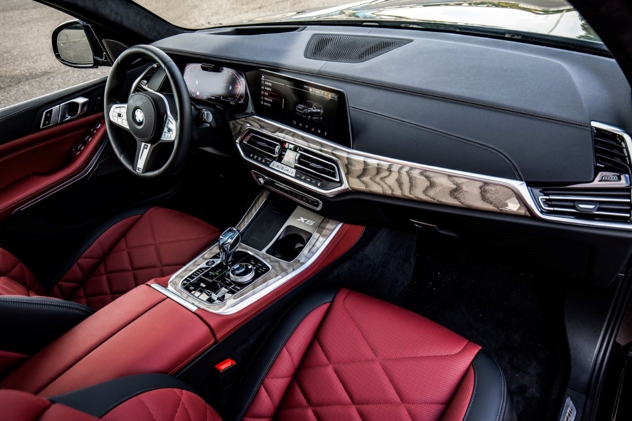 宝马x5新款尊享版2022款夜间试驾,试驾宝马x5新车型