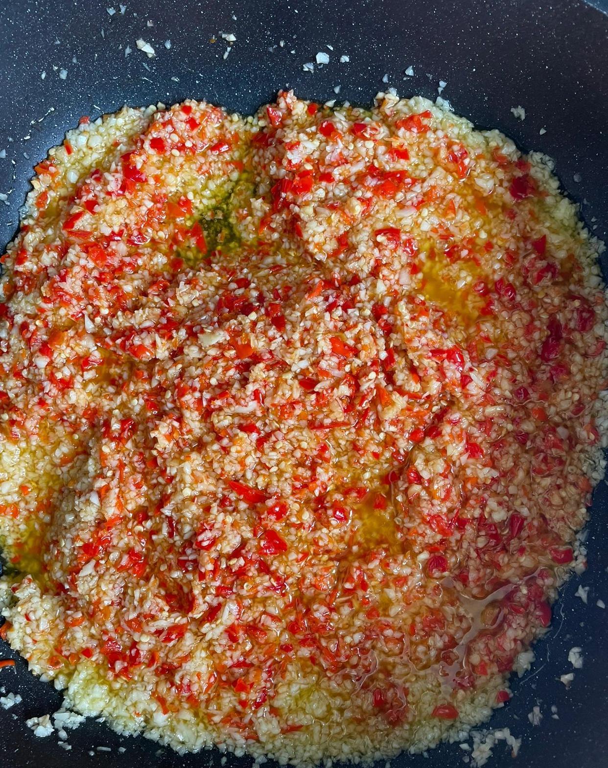 蒜蓉辣酱怎么做好吃啊,蒜蓉辣酱的制作方法特辣