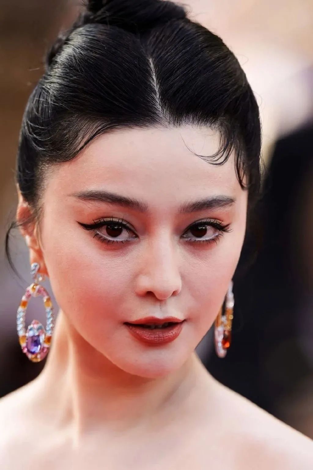 范冰冰为什么可以出现在戛纳红毯,范冰冰在戛纳让人吐槽的是什么