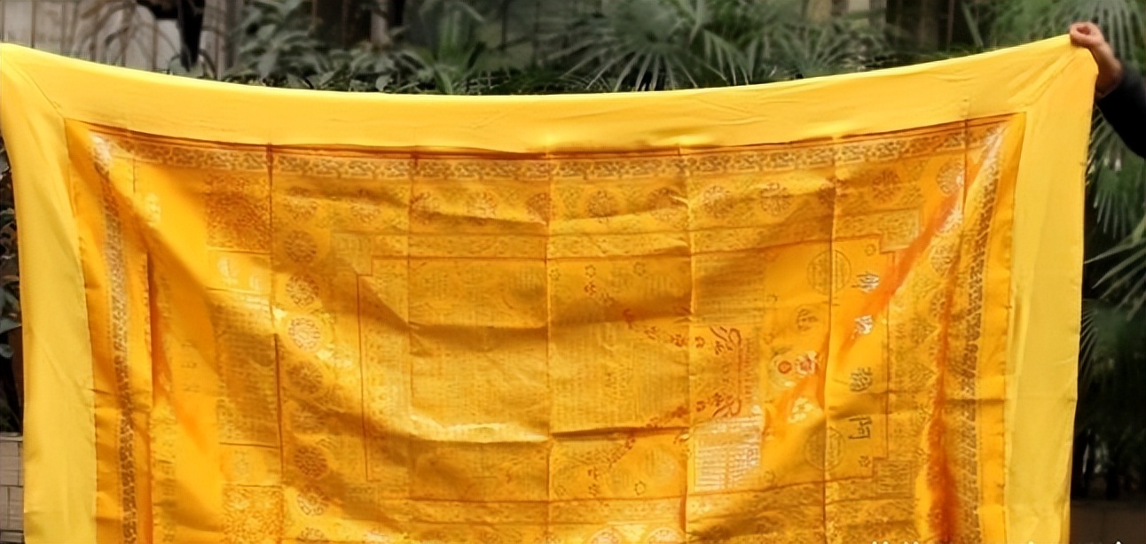 北京男子花9万买件破袈裟,2005年男子花9万买破袈裟