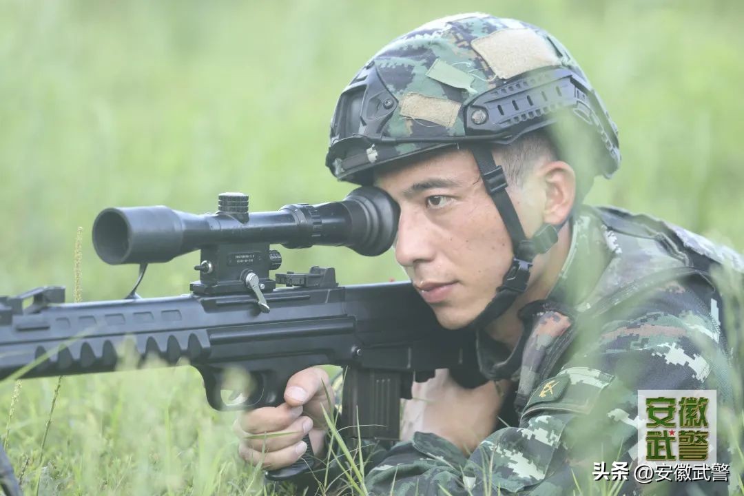 喜报！*警武**安徽总队冯龙飞荣获*警武**部队“优秀警士”