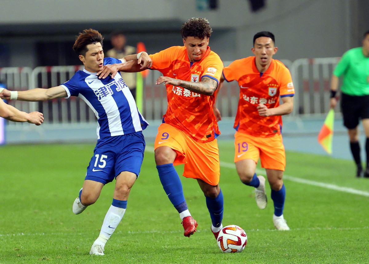 崔康熙谈泰山队客胜,崔康熙主场首秀泰山队冲击第二胜