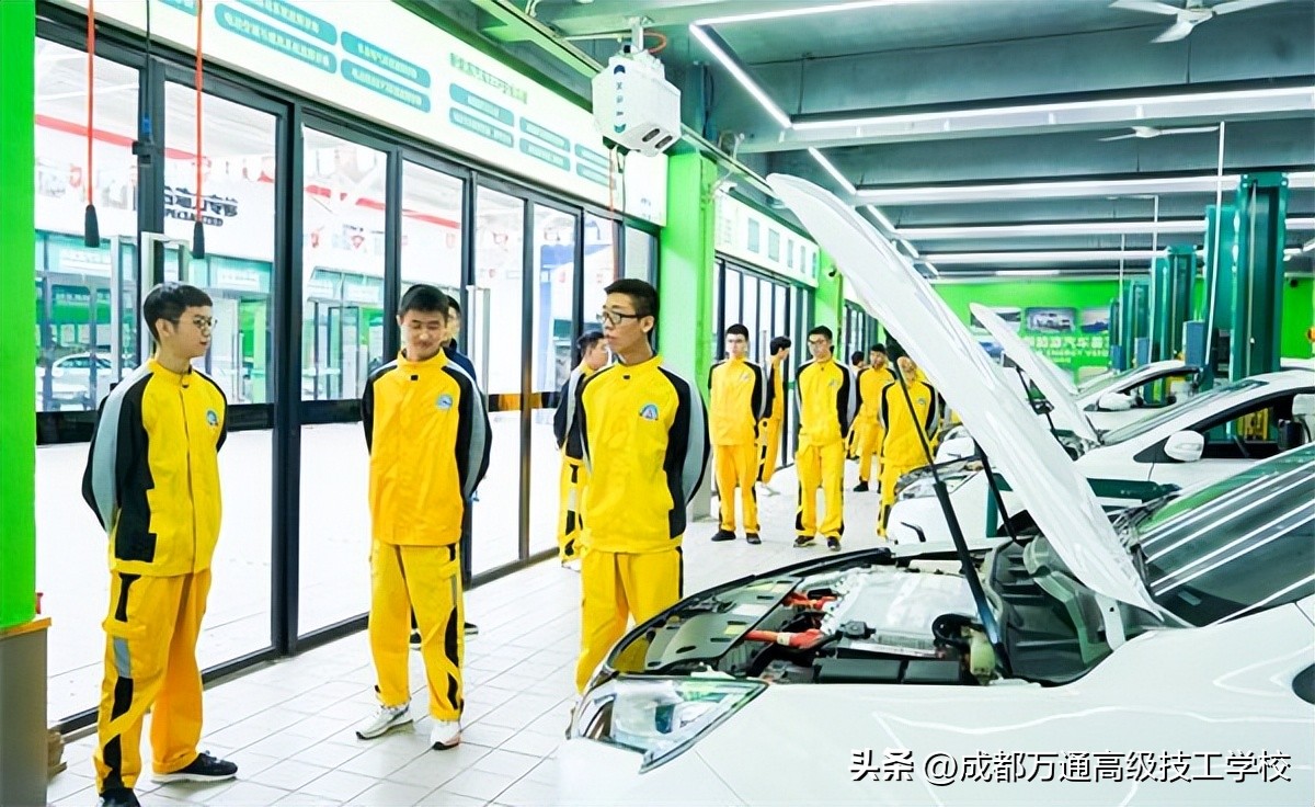 初中毕业学什么汽车专业技术最好,学汽车学啥专业好