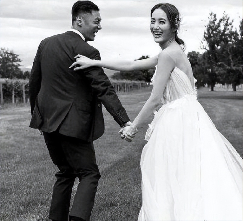 三金影后周冬雨许凯,周冬雨马思纯双金影后