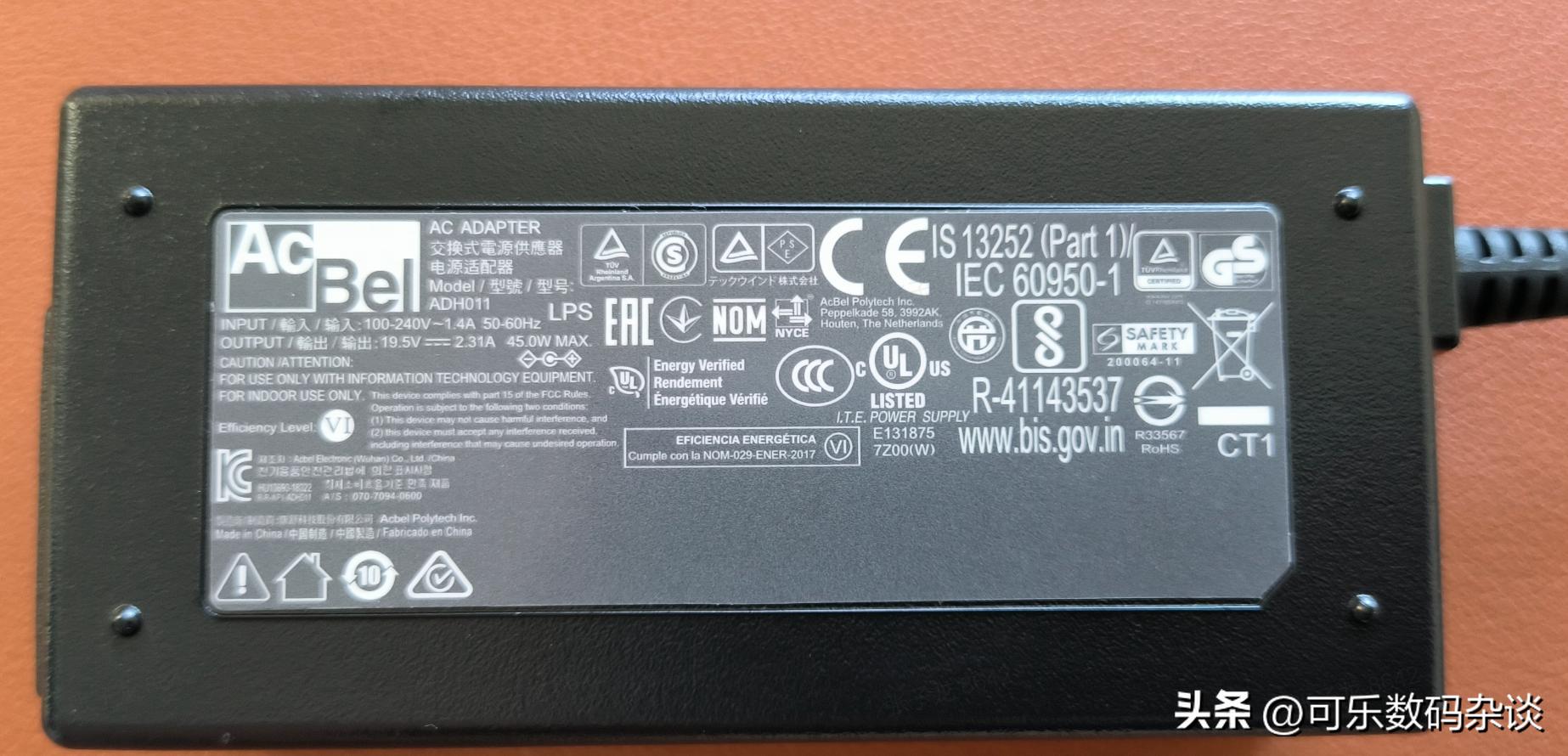 华硕路由器rog魔方开箱,华硕rog魔方三频万兆测评