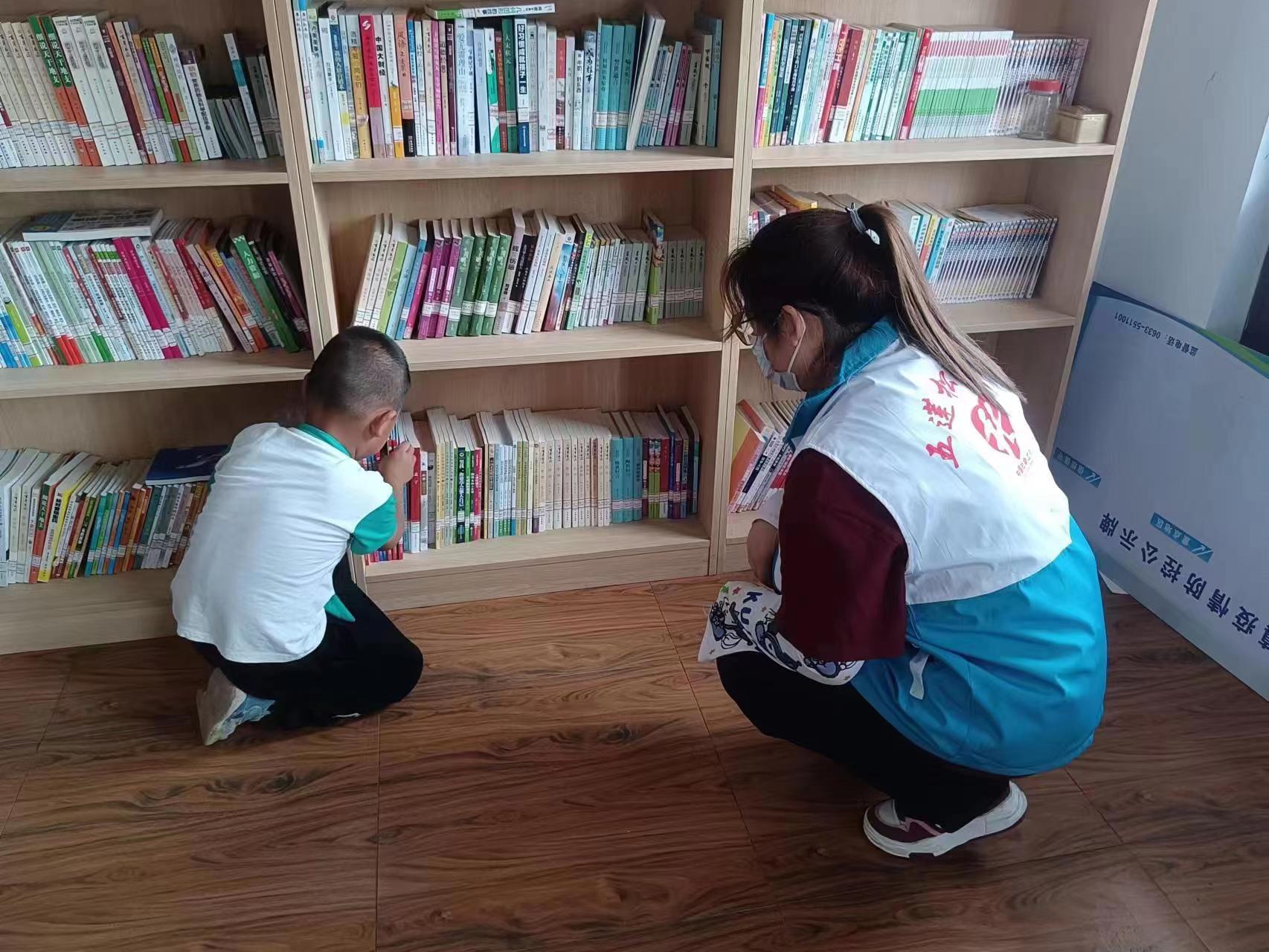 阳光伙伴“未”爱同行青少年生涯规划小组