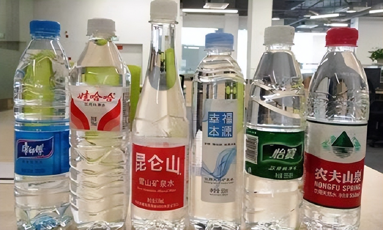 恒大冰泉10个亿打广告,恒大冰泉为什么要重新定位