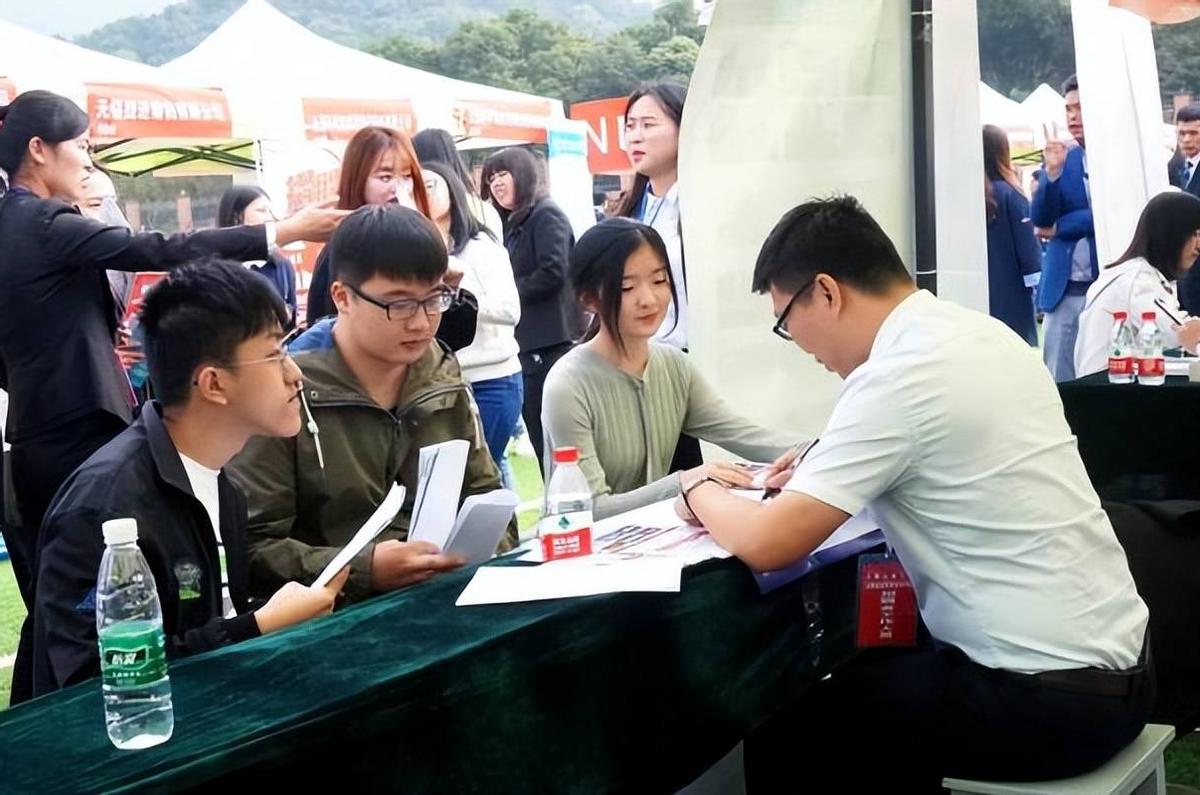 计算机薪资最高的十大专业,比较好就业的计算机热门专业