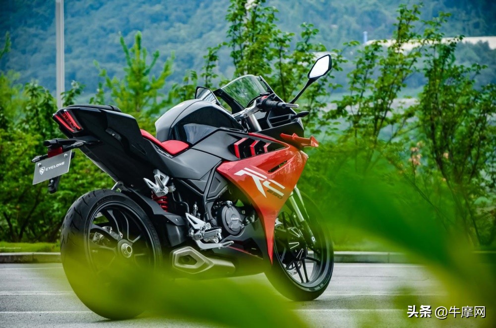 入门仿赛推荐1-2万双缸,赛科龙rc250仿赛震动大吗