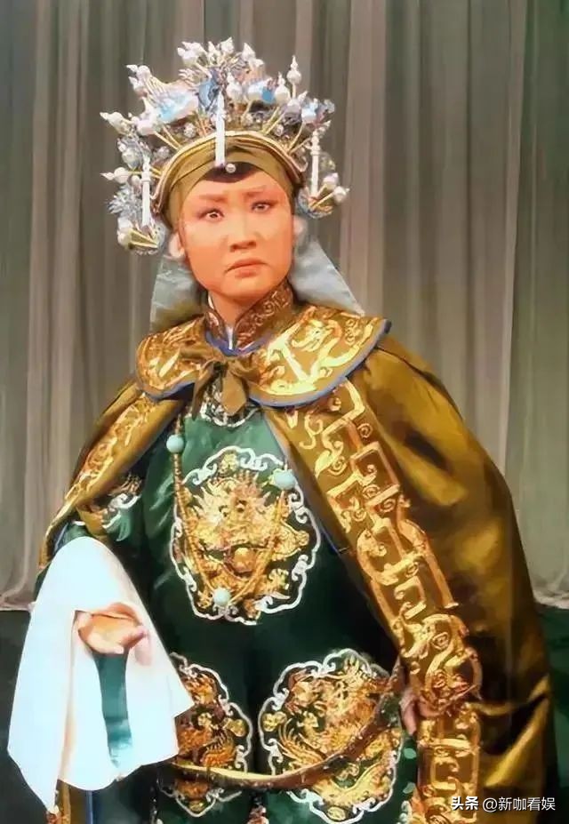 歌手李娜出家后还俗了吗,歌手李娜当年为什么出家