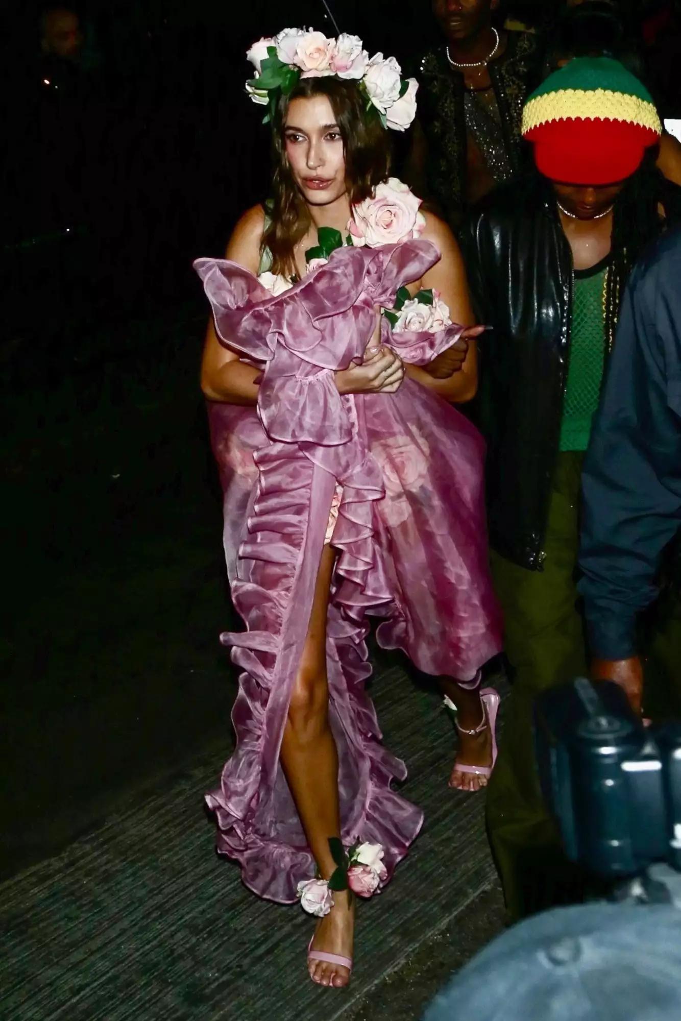 万圣节女明星造型,欧美今年万圣节造型