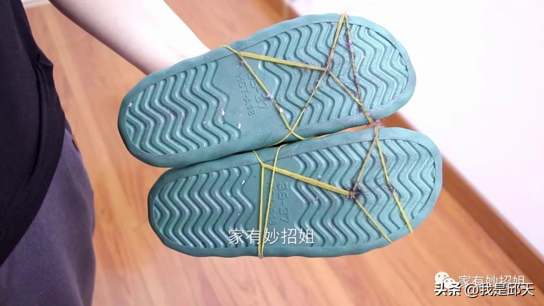 扫把粘在头发上怎么去除,家里头发灰尘多怎么办