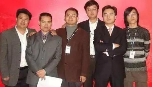 空降逼宫、含恨复仇、皈依佛门，大型真实网文江湖简史