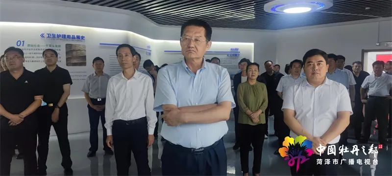 主要领导实地考察项目建设,县委书记带队观摩项目建设