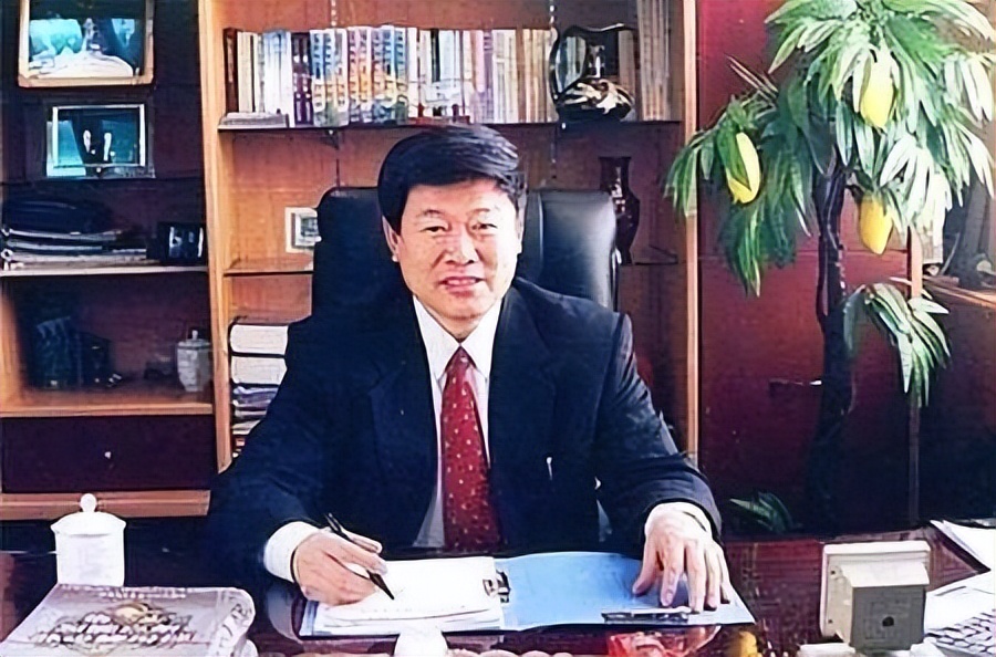 穷小子逆袭亿万石油大亨,山东小伙逆袭百亿富豪