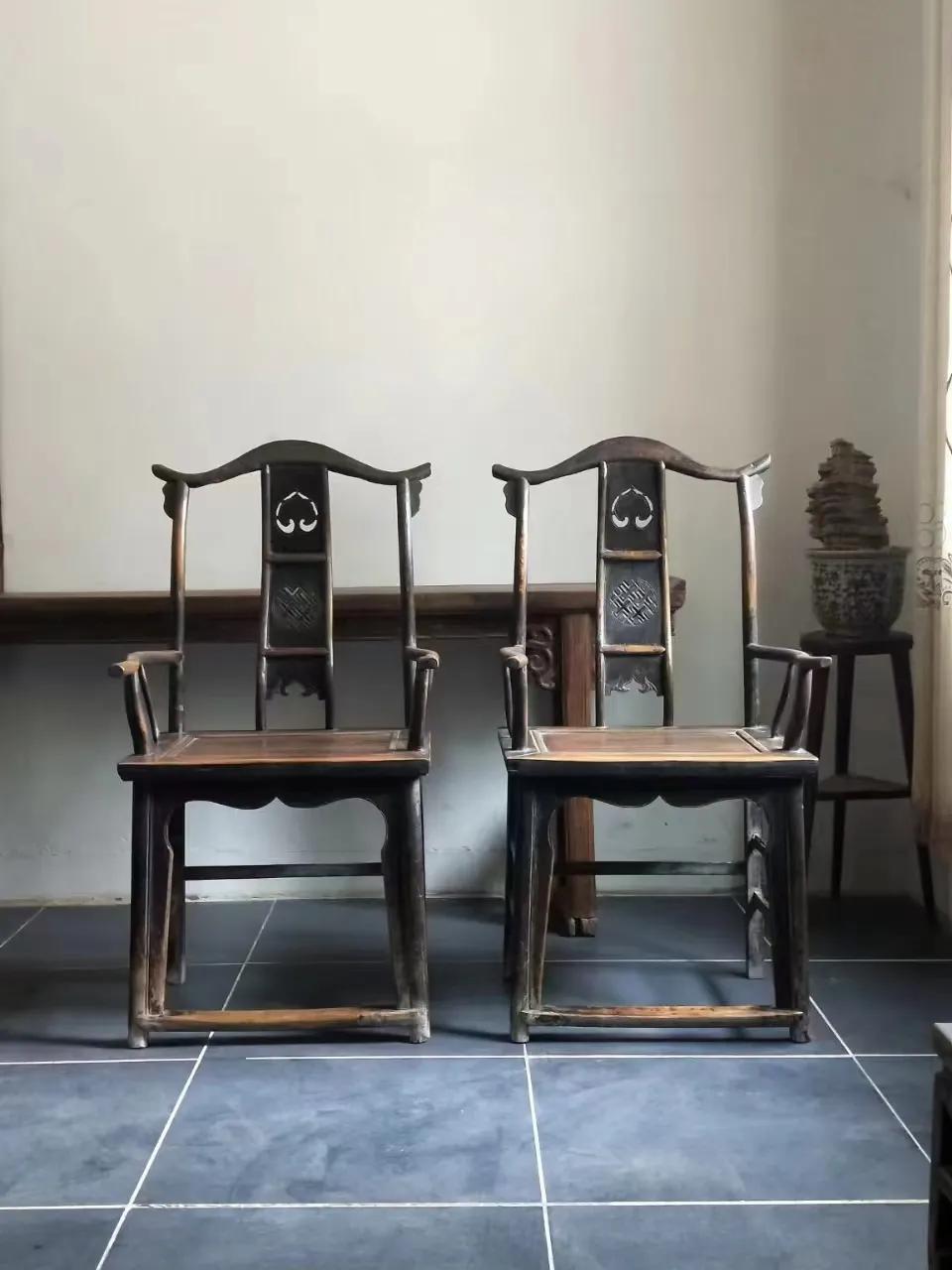 舒朗｜雕桃座椅用材纤细，曲张有