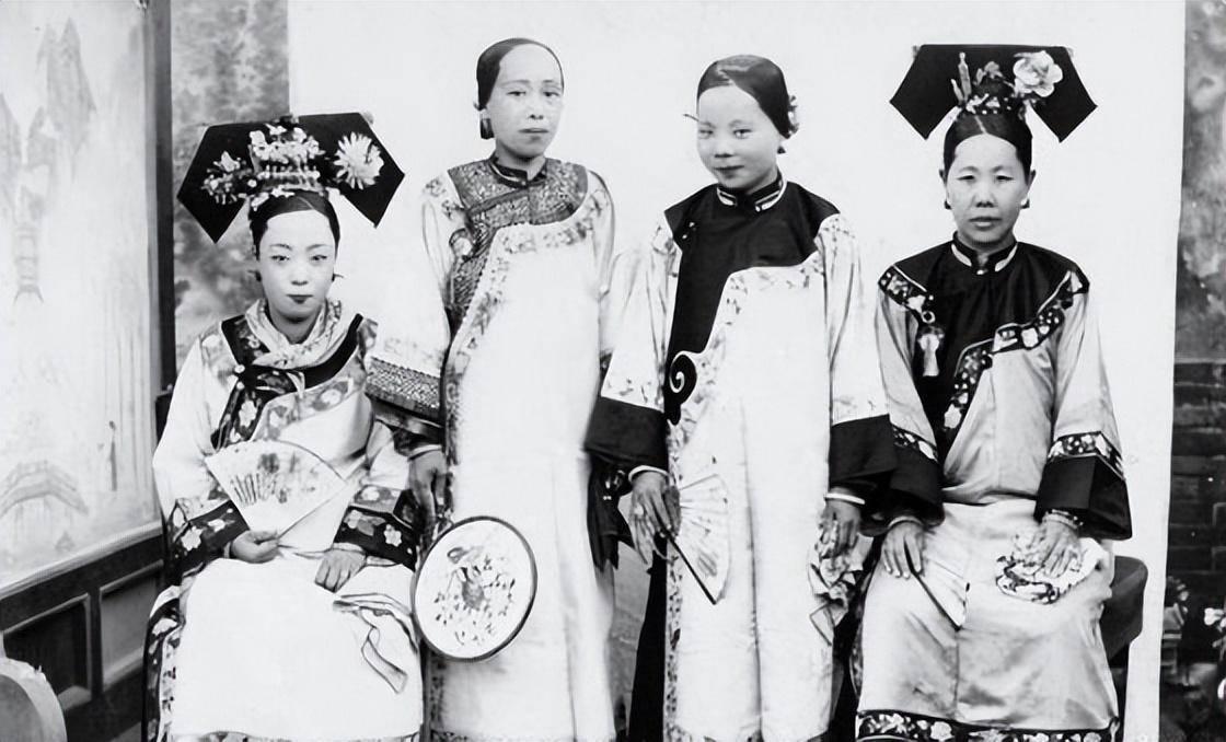 日军日记:*安妇慰**不服从管教,我很愤怒,用*刀刺**插入她的*体下**