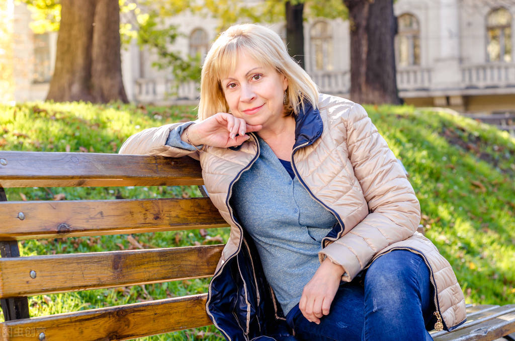 一女子睡觉半夜咳嗽发现子宫脱垂,咳嗽会引起子宫脱垂吗