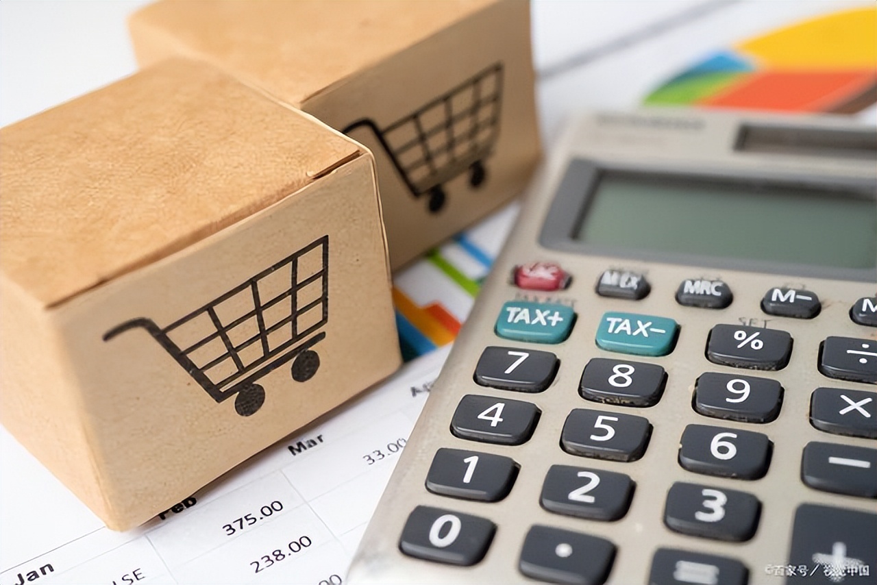 实体店一套衣服335贵不贵,实体店一件衣服卖多少钱合适