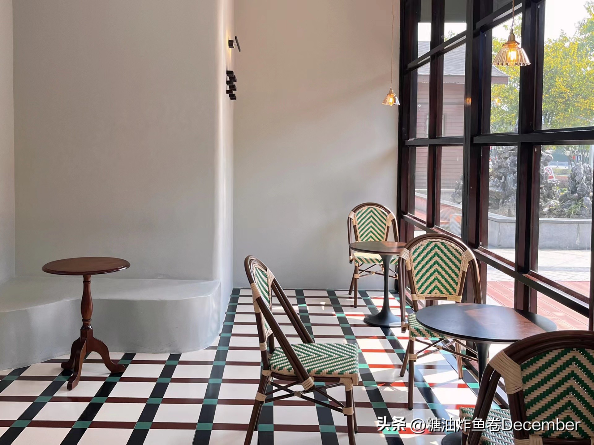 咖啡店的味道围绕整个街角,走过咖啡屋的香味是否吸引你