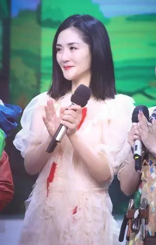 谢娜借包文婧3万澳元,谢娜借包文婧3万澳元是哪一期