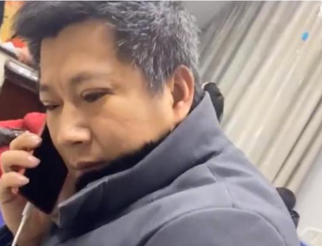 男人割双眼皮搞笑视频,江苏中年大叔割双眼皮坐月子