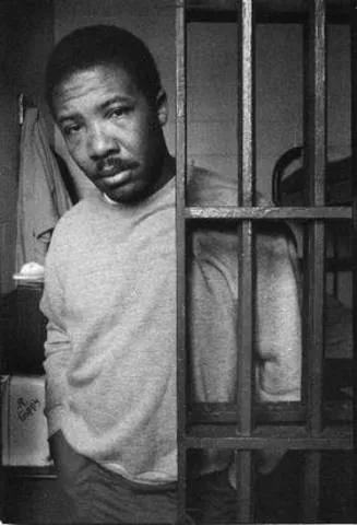 独裁者和足球04:利比里亚的泰勒