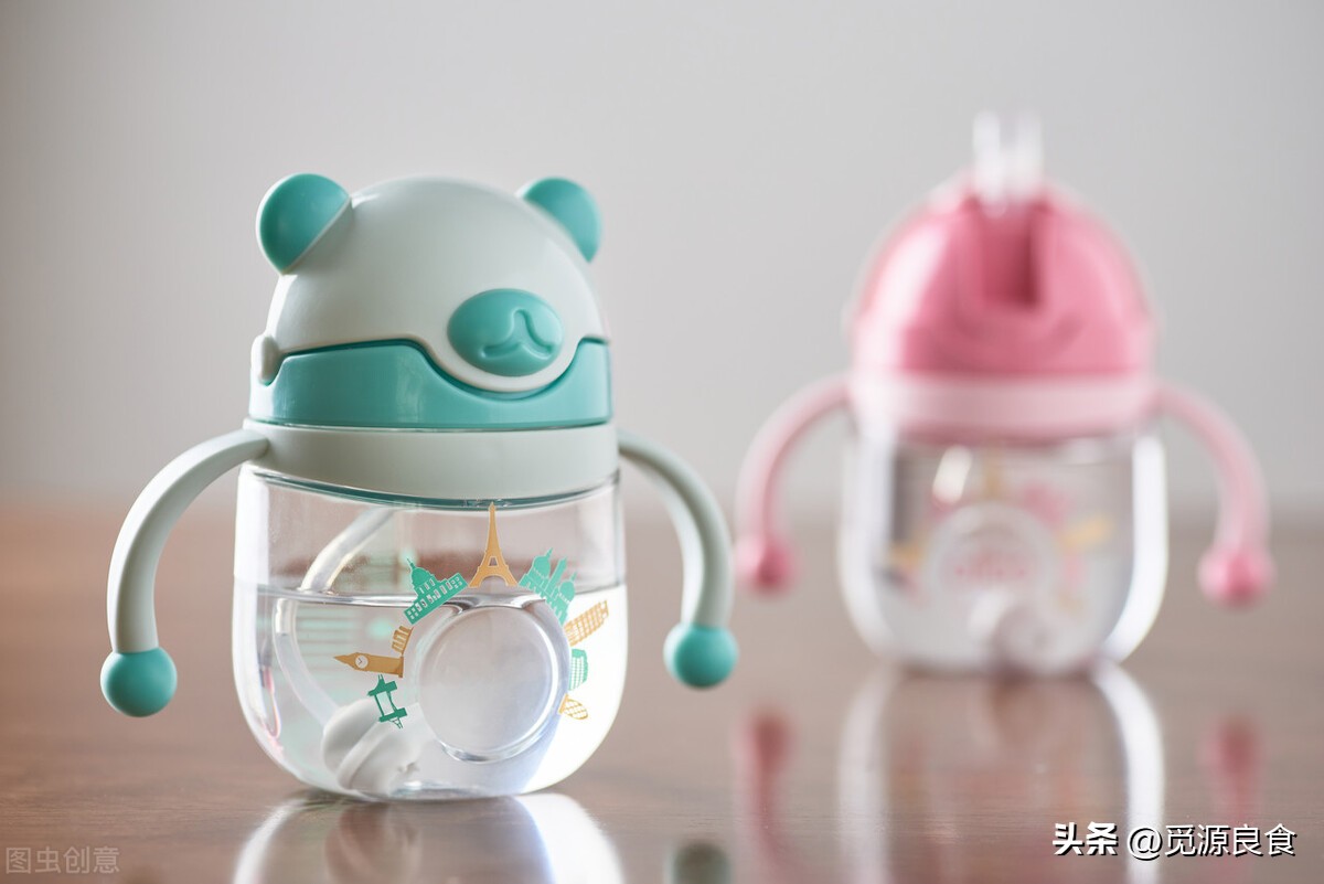 这4种杯子不宜用来喝水,喝水用什么杯子比较健康