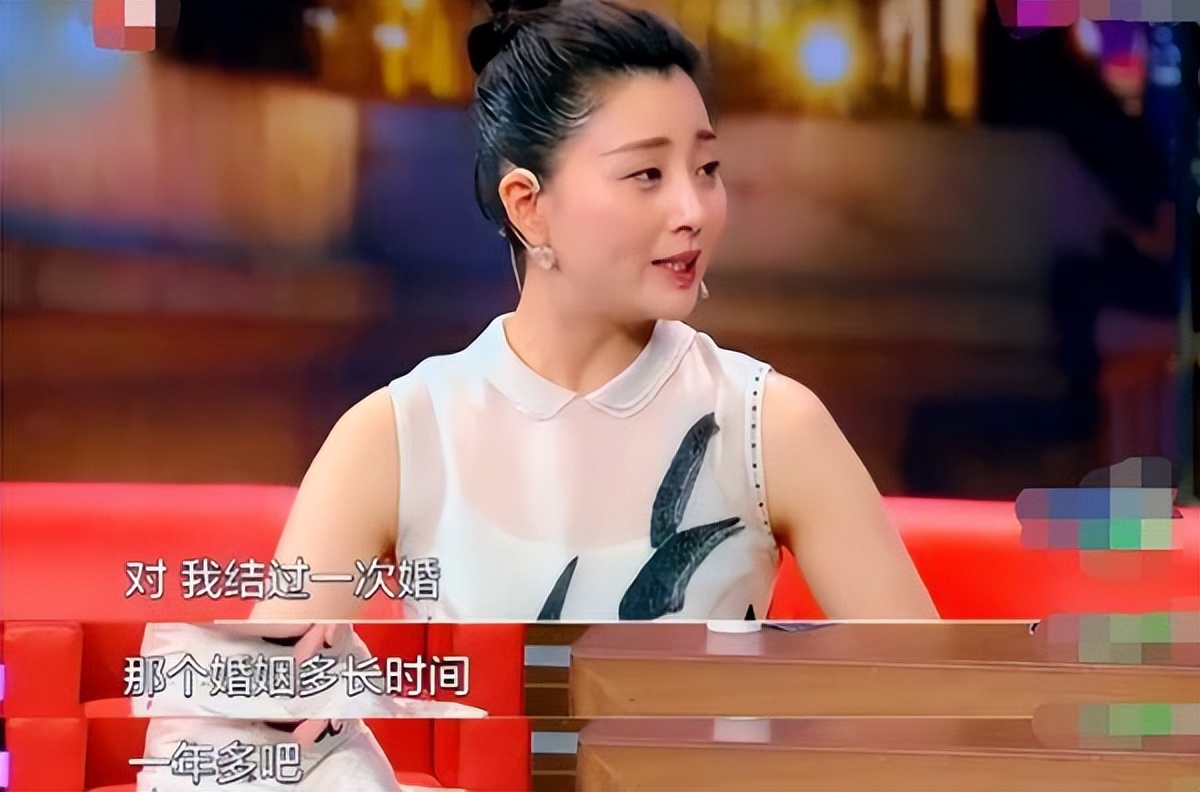 殷桃年轻时颜值巅峰,殷桃回眸一笑百媚生