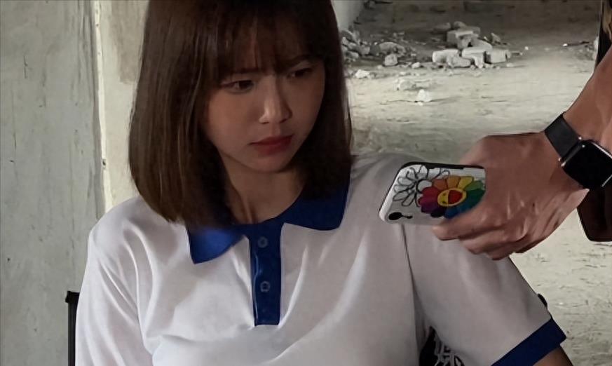 被迫或自愿，那些“*光脱**衣服裸贷“的女孩们，最后都怎么样了？