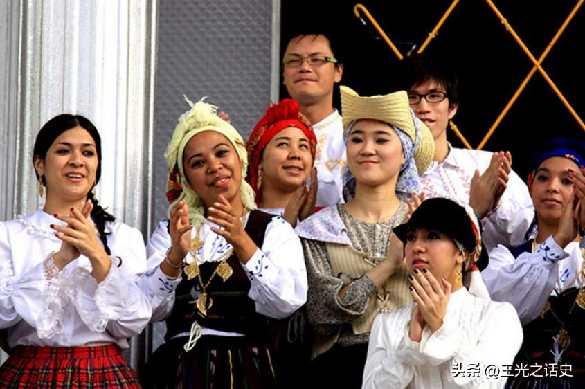 李嘉欣是汉族还是葡萄牙人,李嘉欣为什么是葡萄牙国籍