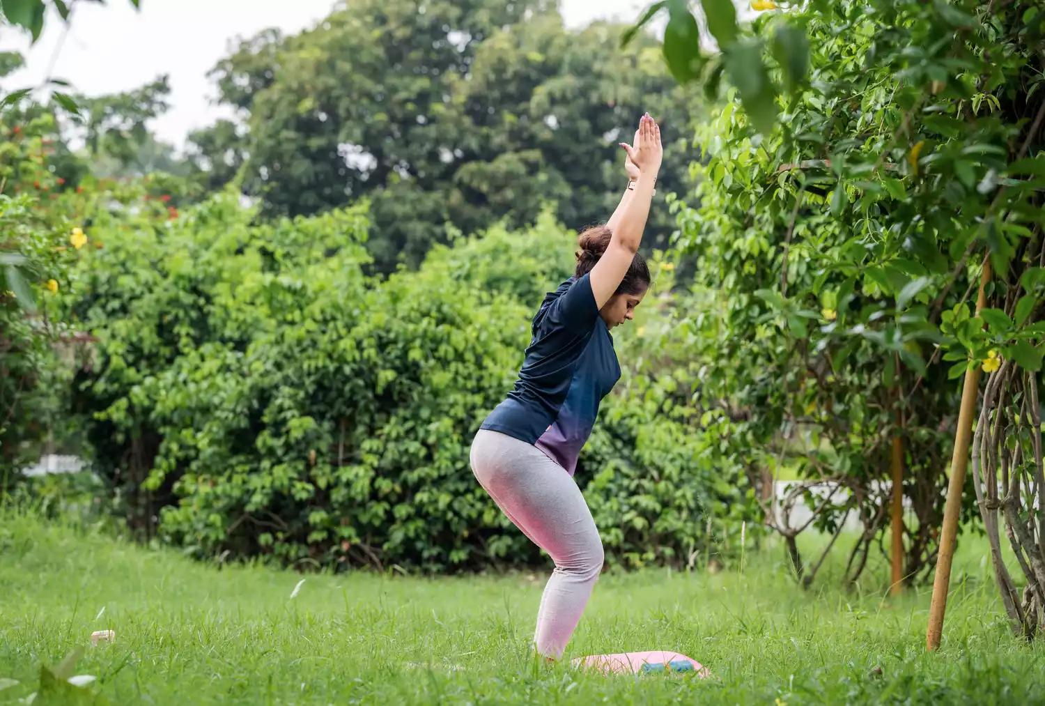 缓解胀气瑜伽动作,适合排胀气的瑜伽动作有哪些